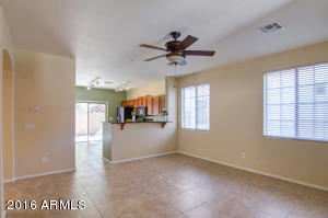 892 E Devon Rd, Gilbert, AZ 85296 photo 4