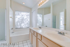 1649 E Laurel Ave, Gilbert, AZ 85234 photo 22