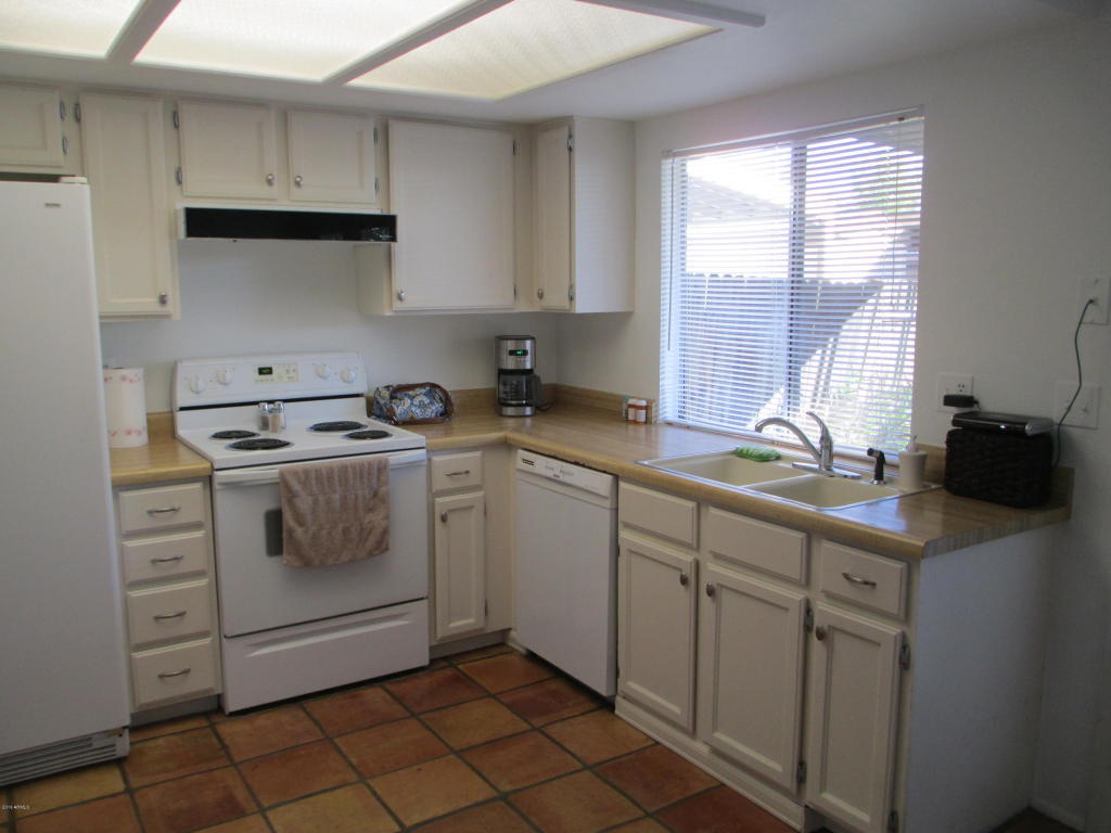 908 E Bendix Dr, Tempe, AZ 85283 photo 3