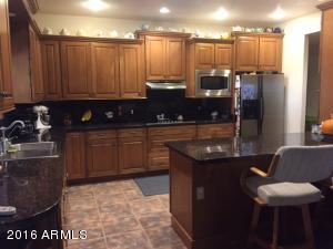 418 S Jared Dr, Gilbert, AZ 85296 photo 2