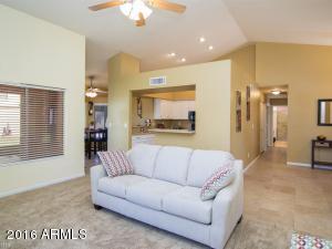 520 W Comstock Dr, Gilbert, AZ 85233 photo 5