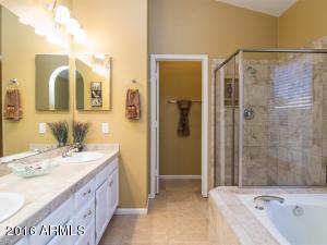 520 W Comstock Dr, Gilbert, AZ 85233 photo 14