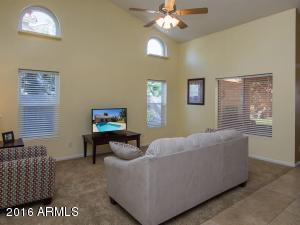 520 W Comstock Dr, Gilbert, AZ 85233 photo 4