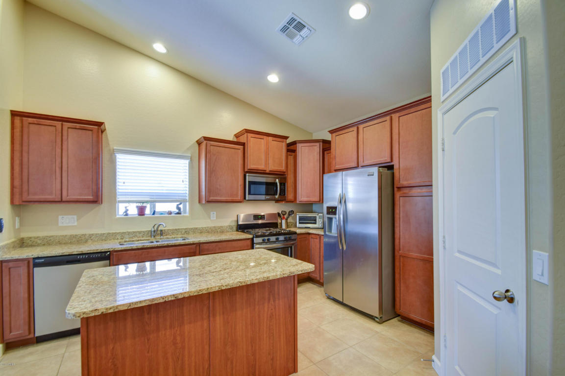 5568 E Helios Dr, Florence, AZ 85132 photo 4