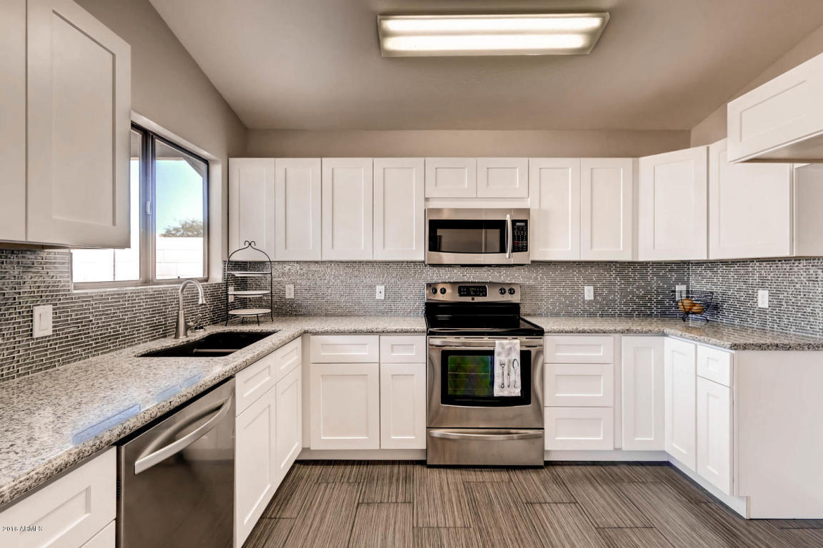 2146 E Robin Ln, Phoenix, AZ 85024 photo 1