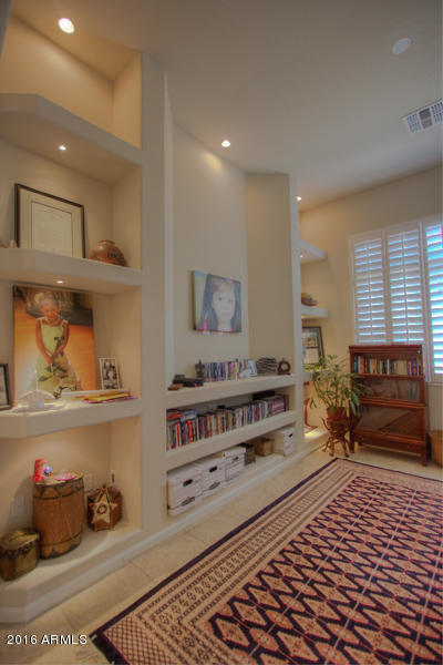 3538 E Robin Ln, Phoenix, AZ 85050 photo 7