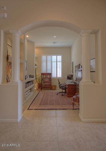 3538 E Robin Ln, Phoenix, AZ 85050 photo 3