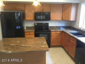 932 S Abalone Dr, Gilbert, AZ 85233 photo 4