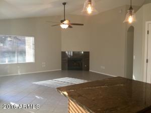932 S Abalone Dr, Gilbert, AZ 85233 photo 5