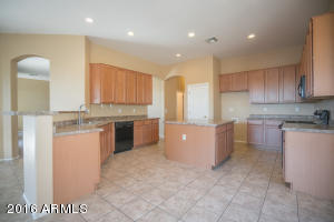 105 E Frances Ln, Gilbert, AZ 85295 photo 2