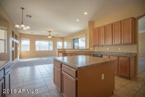 105 E Frances Ln, Gilbert, AZ 85295 photo 3
