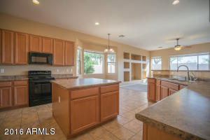 105 E Frances Ln, Gilbert, AZ 85295 photo 4