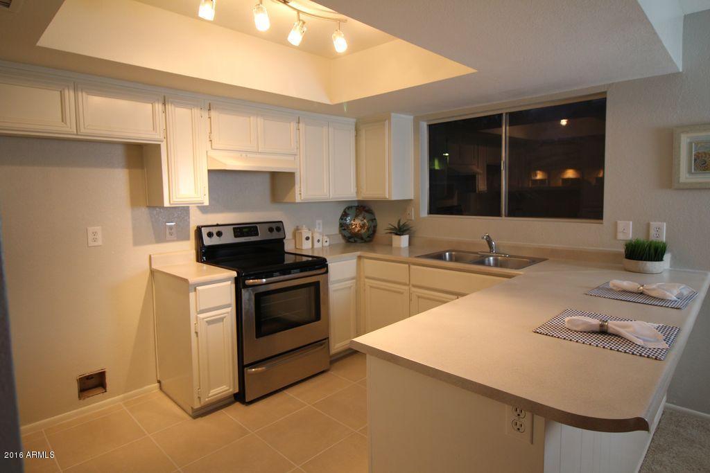 316 E Harwell Rd, Gilbert, AZ 85234 photo 2