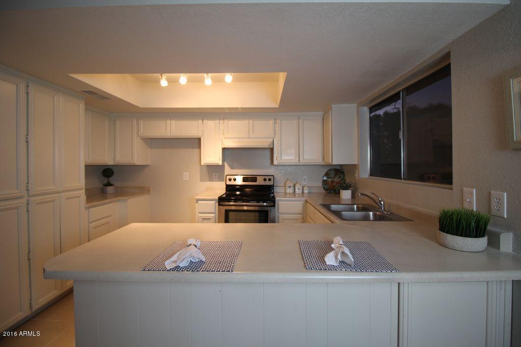 316 E Harwell Rd, Gilbert, AZ 85234 photo 3