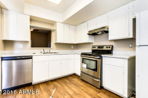 2910 E Verde Ln, Phoenix, AZ 85016 photo 10