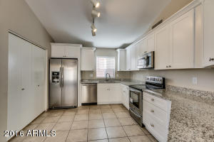 4402 E Windsong Dr, Phoenix, AZ 85048 photo 5
