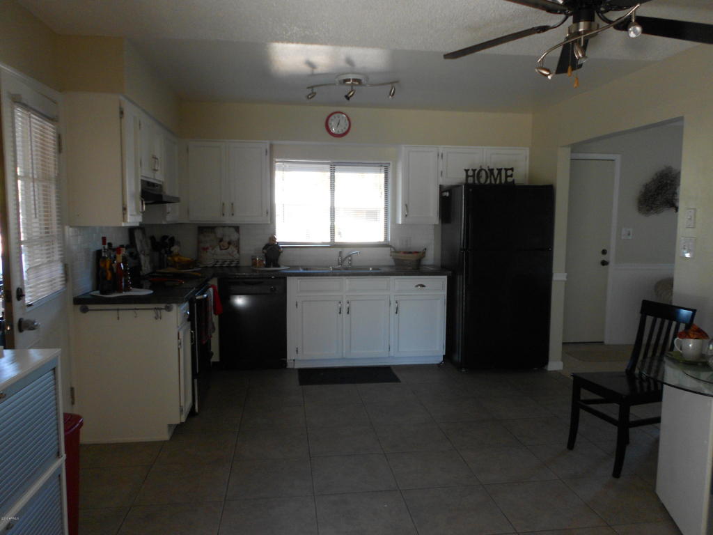 2153 E Betty Elyse Ln, Phoenix, AZ 85022 photo 8