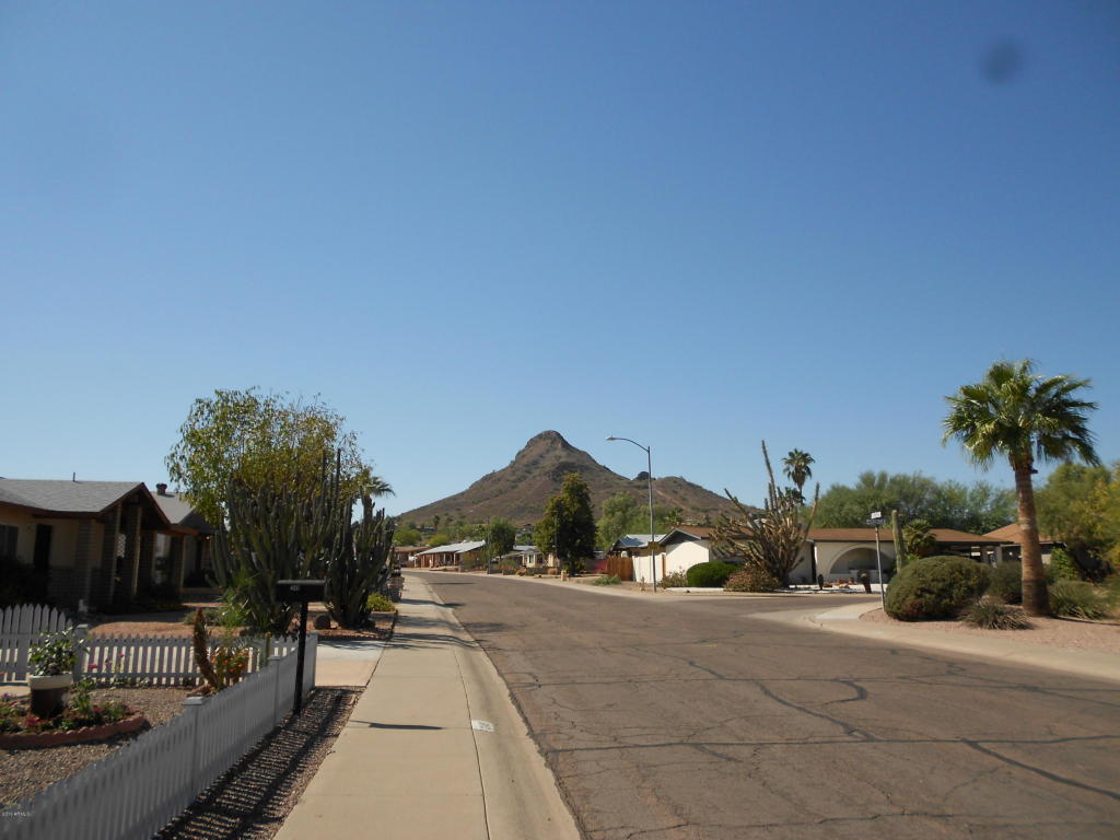 2153 E Betty Elyse Ln, Phoenix, AZ 85022 photo 6