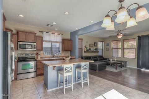 2157 S Colt Dr, Gilbert, AZ 85295 photo 1