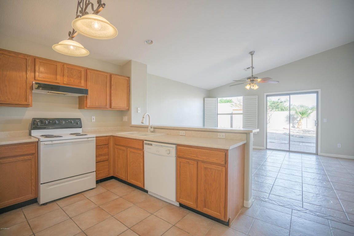 1953 S Rennick Dr, Apache Junction, AZ 85120 photo 3