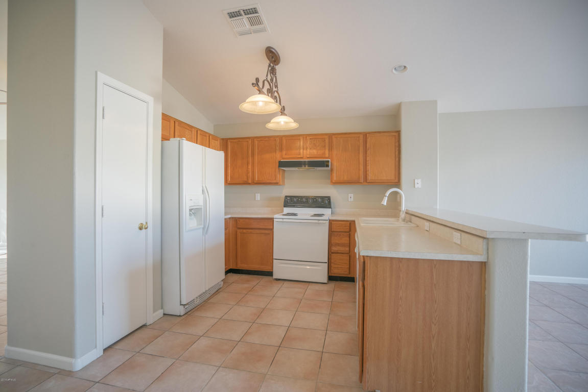 1953 S Rennick Dr, Apache Junction, AZ 85120 photo 2