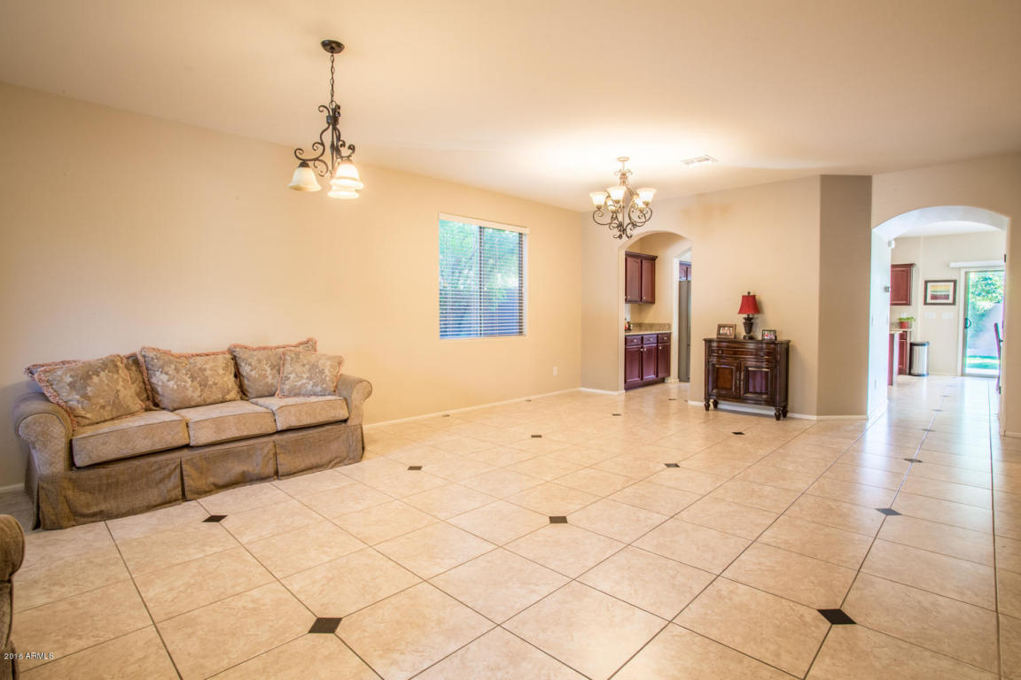4313 E Folgers Rd, Phoenix, AZ 85050 photo 2