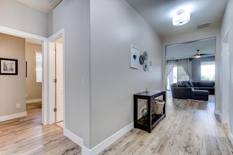1102 E Rojo Way, Gilbert, AZ 85297 photo 5