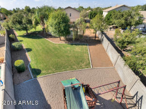 2161 S Southwind Dr, Gilbert, AZ 85295 photo 2