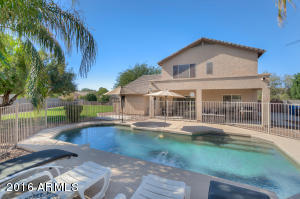 2161 S Southwind Dr, Gilbert, AZ 85295 photo 3