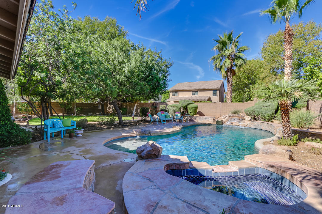 2034 E Soft Wind Dr, Phoenix, AZ 85024 photo 1