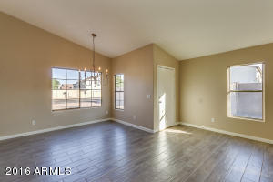 3046 S 65th Dr, Phoenix, AZ 85043 photo 4