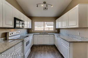 3046 S 65th Dr, Phoenix, AZ 85043 photo 6