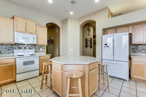 952 S Jacob St, Gilbert, AZ 85296 photo 2