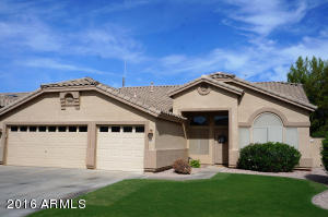 2354 E Amber Ln, Gilbert, AZ 85296 photo 3
