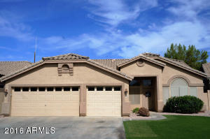 2354 E Amber Ln, Gilbert, AZ 85296 photo 2