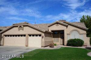 2354 E Amber Ln, Gilbert, AZ 85296 photo 4