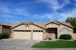 2354 E Amber Ln, Gilbert, AZ 85296 photo 1