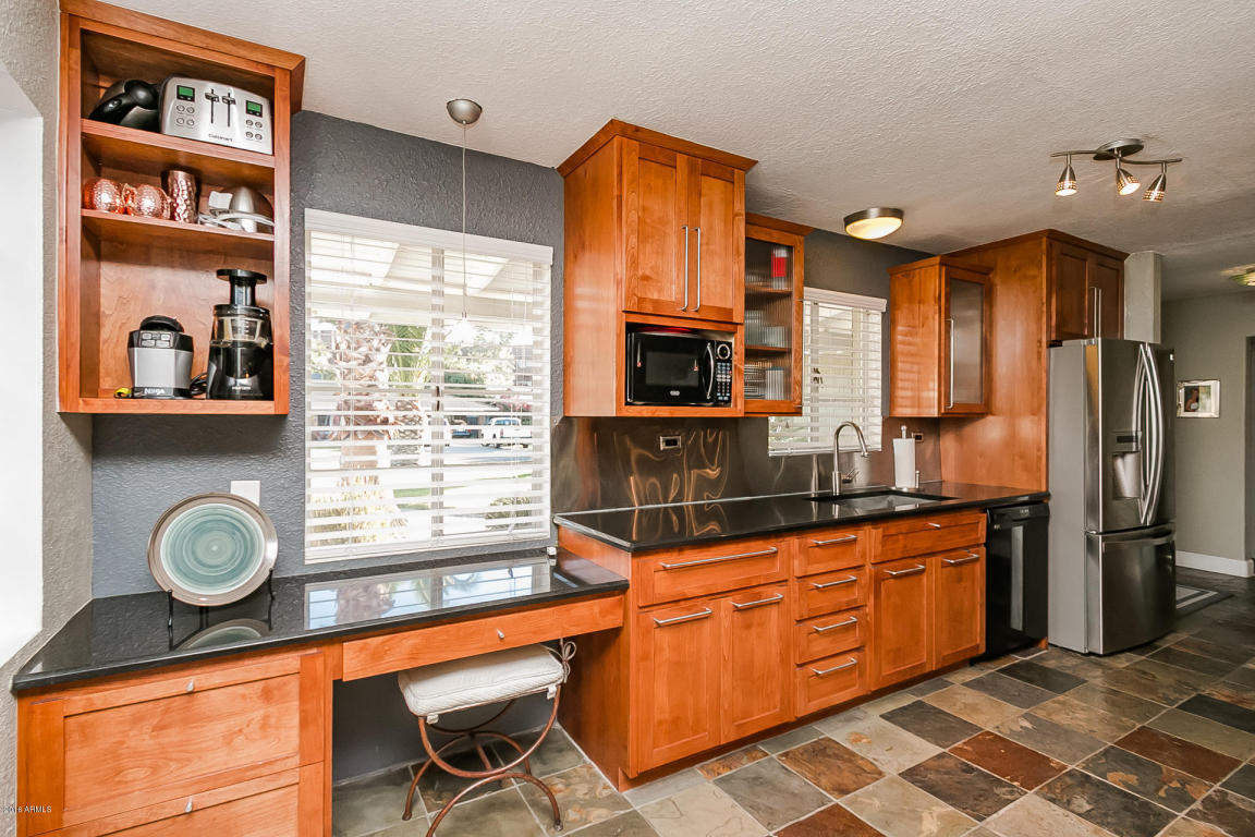 4320 E Catalina Dr, Phoenix, AZ 85018 photo 2