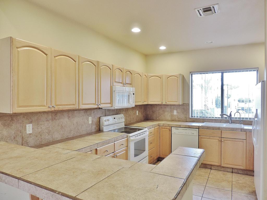 3002 E Jeanette Ct, Phoenix, AZ 85050 photo 6