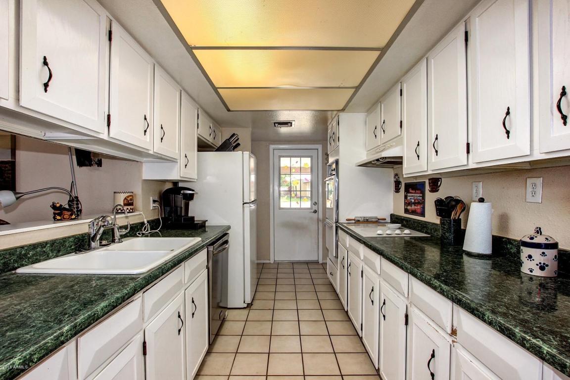 2546 E Yucca St, Phoenix, AZ 85028 photo 4