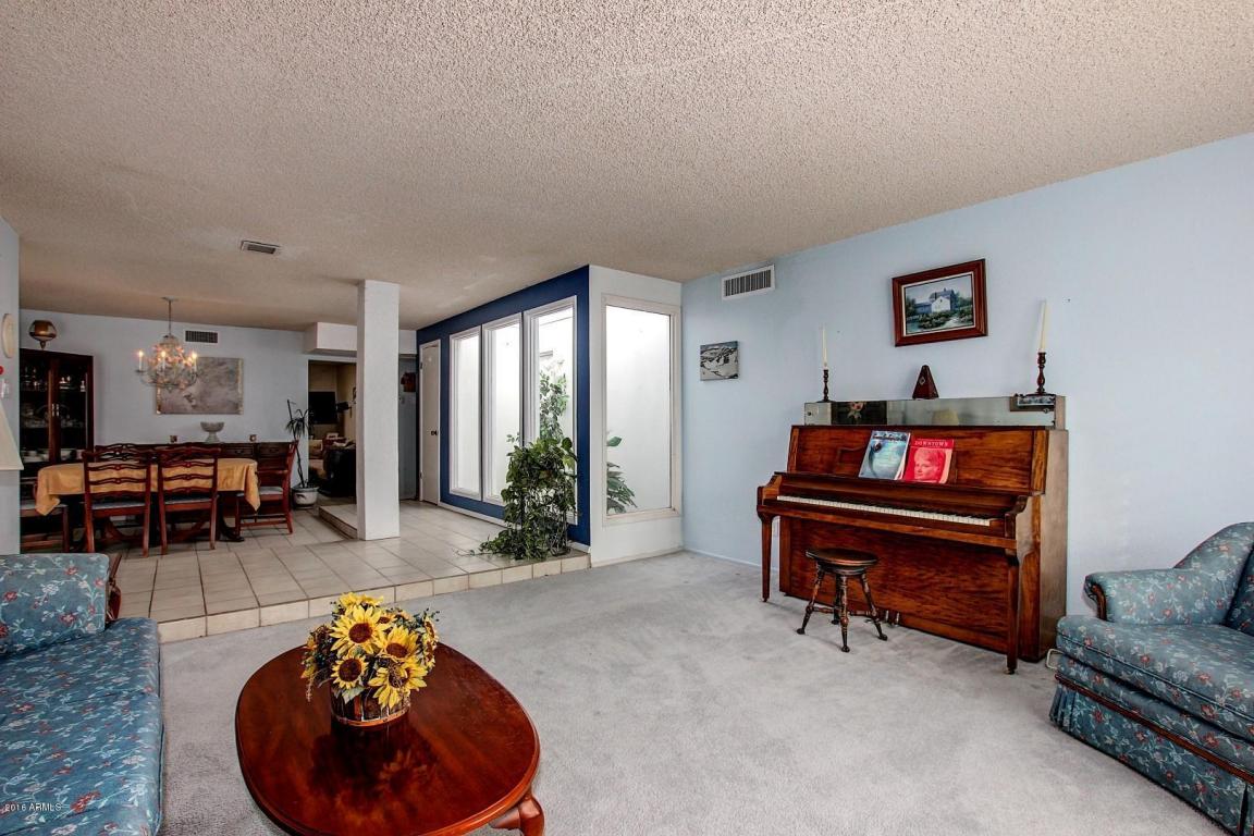 2546 E Yucca St, Phoenix, AZ 85028 photo 9
