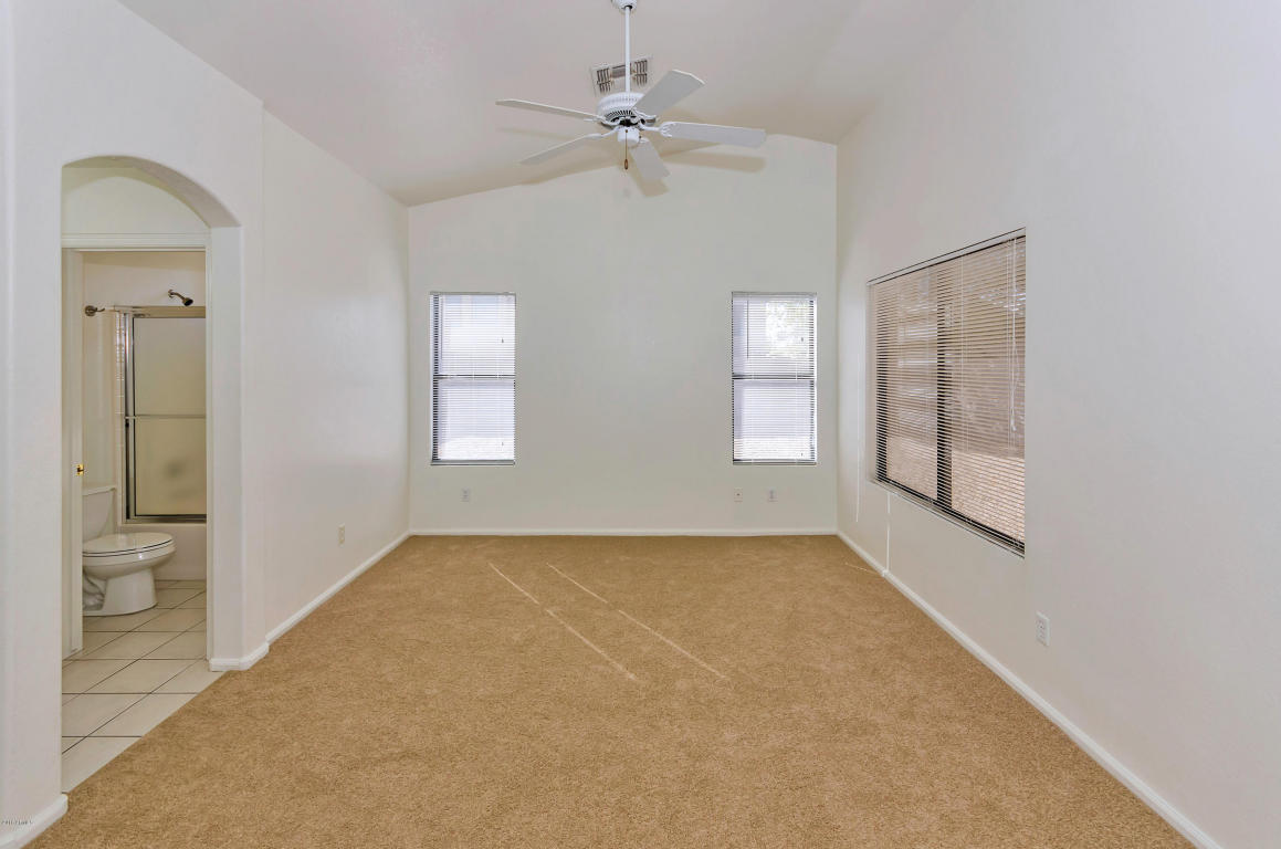 3235 E Hononegh Dr, Phoenix, AZ 85050 photo 5