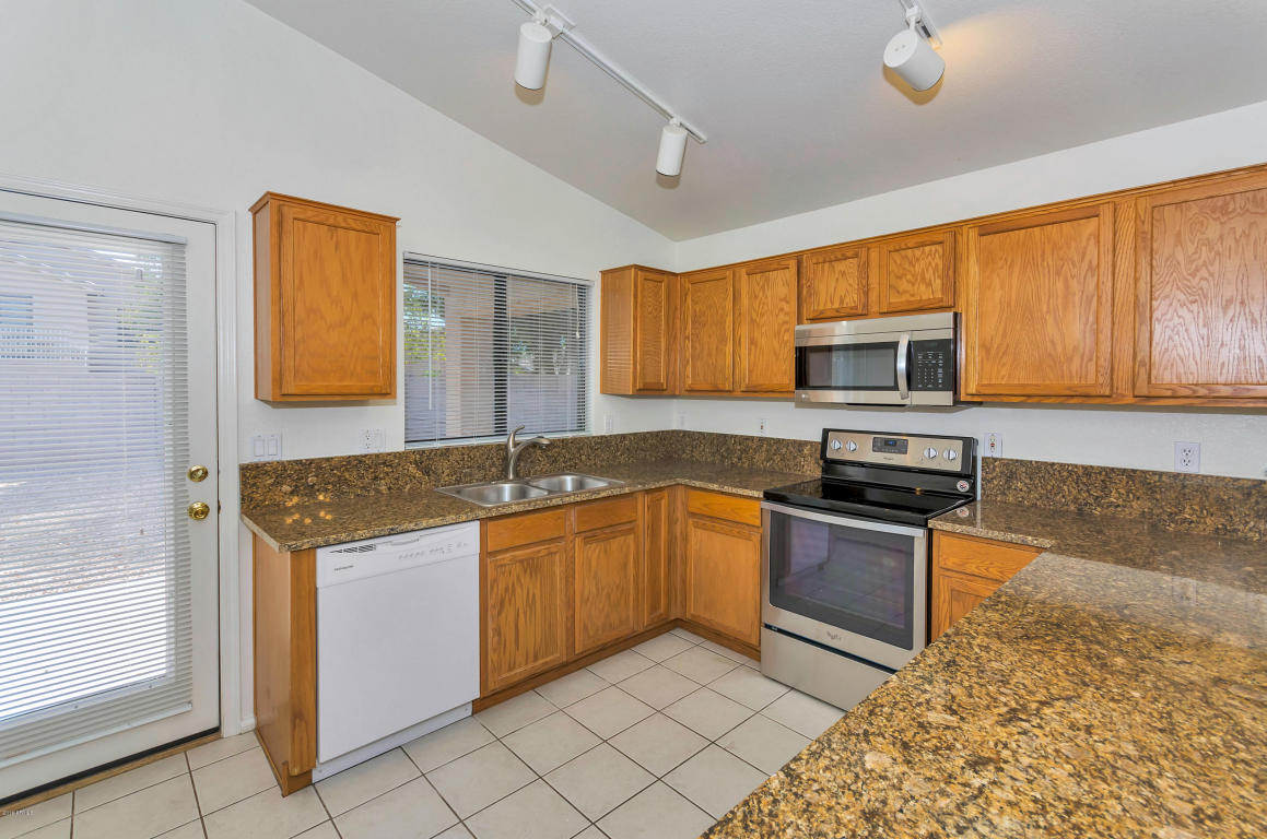 3235 E Hononegh Dr, Phoenix, AZ 85050 photo 25