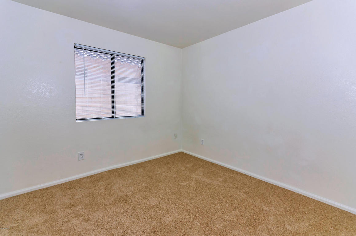 3235 E Hononegh Dr, Phoenix, AZ 85050 photo 3