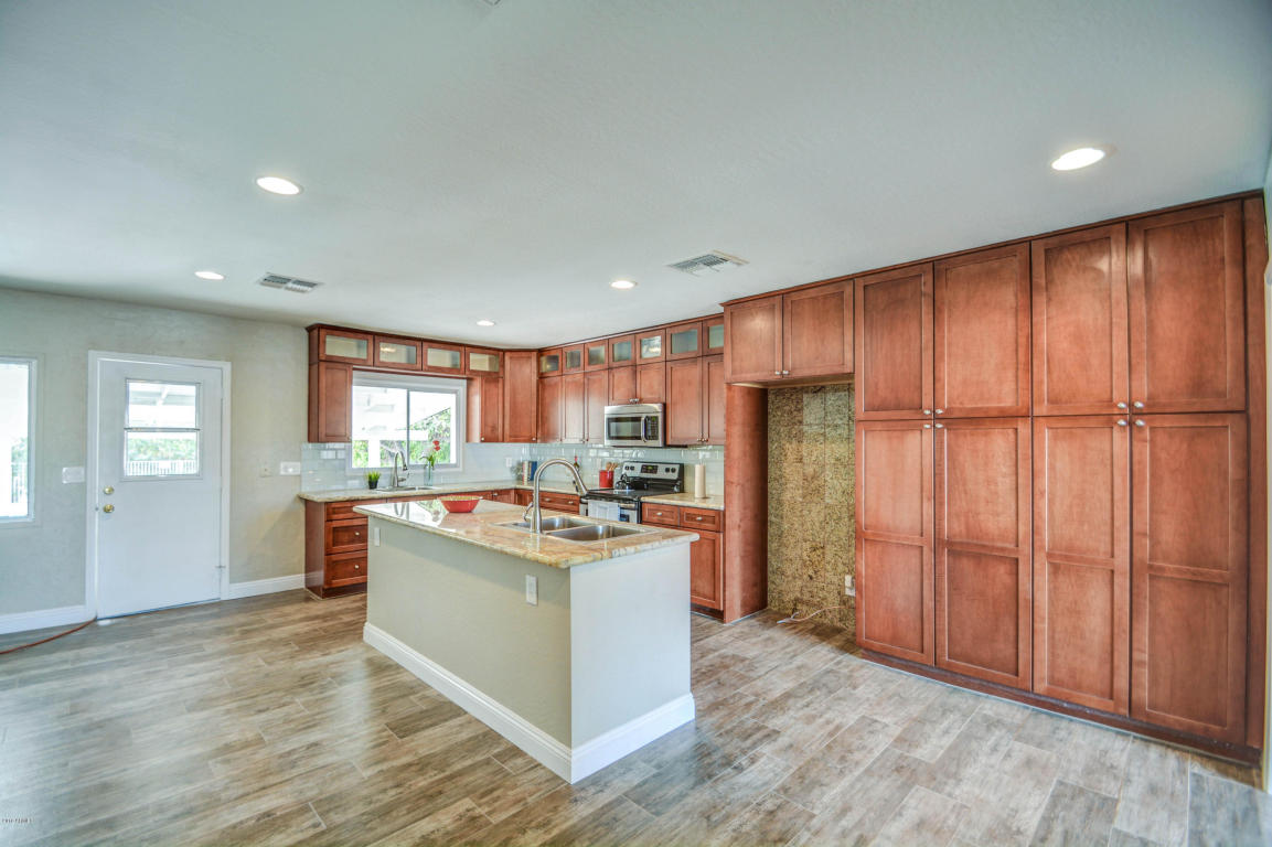 105 Ellis Dr, Tempe, AZ 85282 photo 40