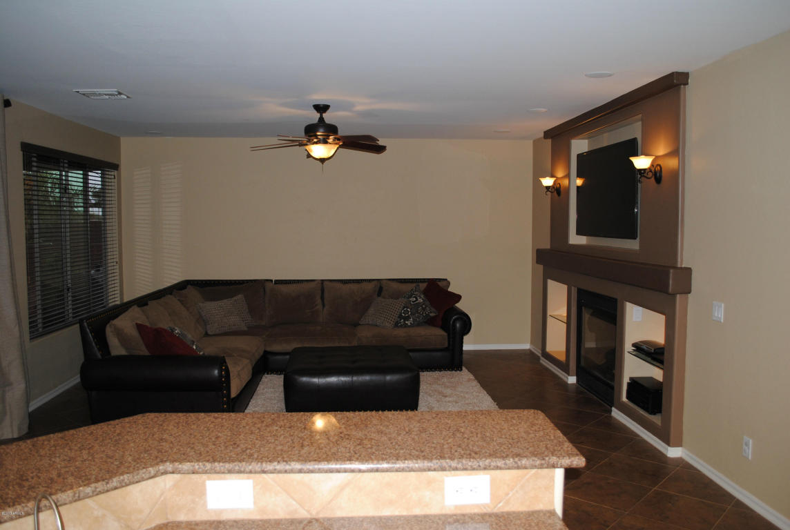 2737 E Blue Spruce Ln, Gilbert, AZ 85298 photo 8