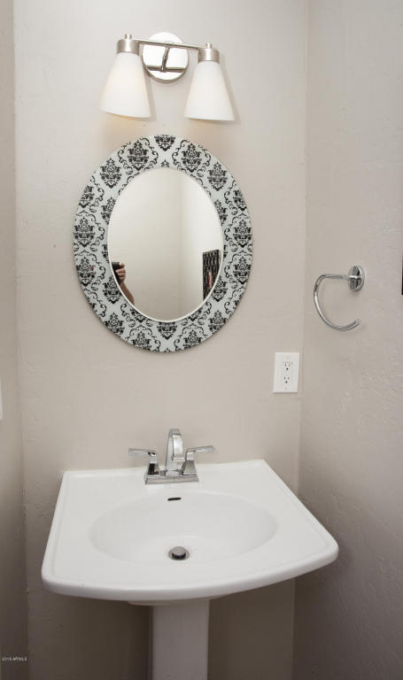 4819 E Avalon Dr, Phoenix, AZ 85018 photo 8