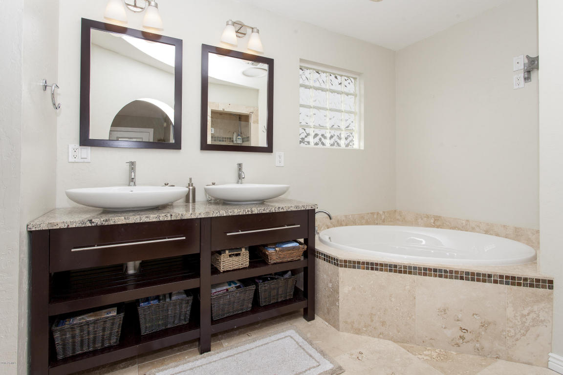 4819 E Avalon Dr, Phoenix, AZ 85018 photo 10