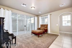 874 S Utilis Dr, Gilbert, AZ 85296 photo 4