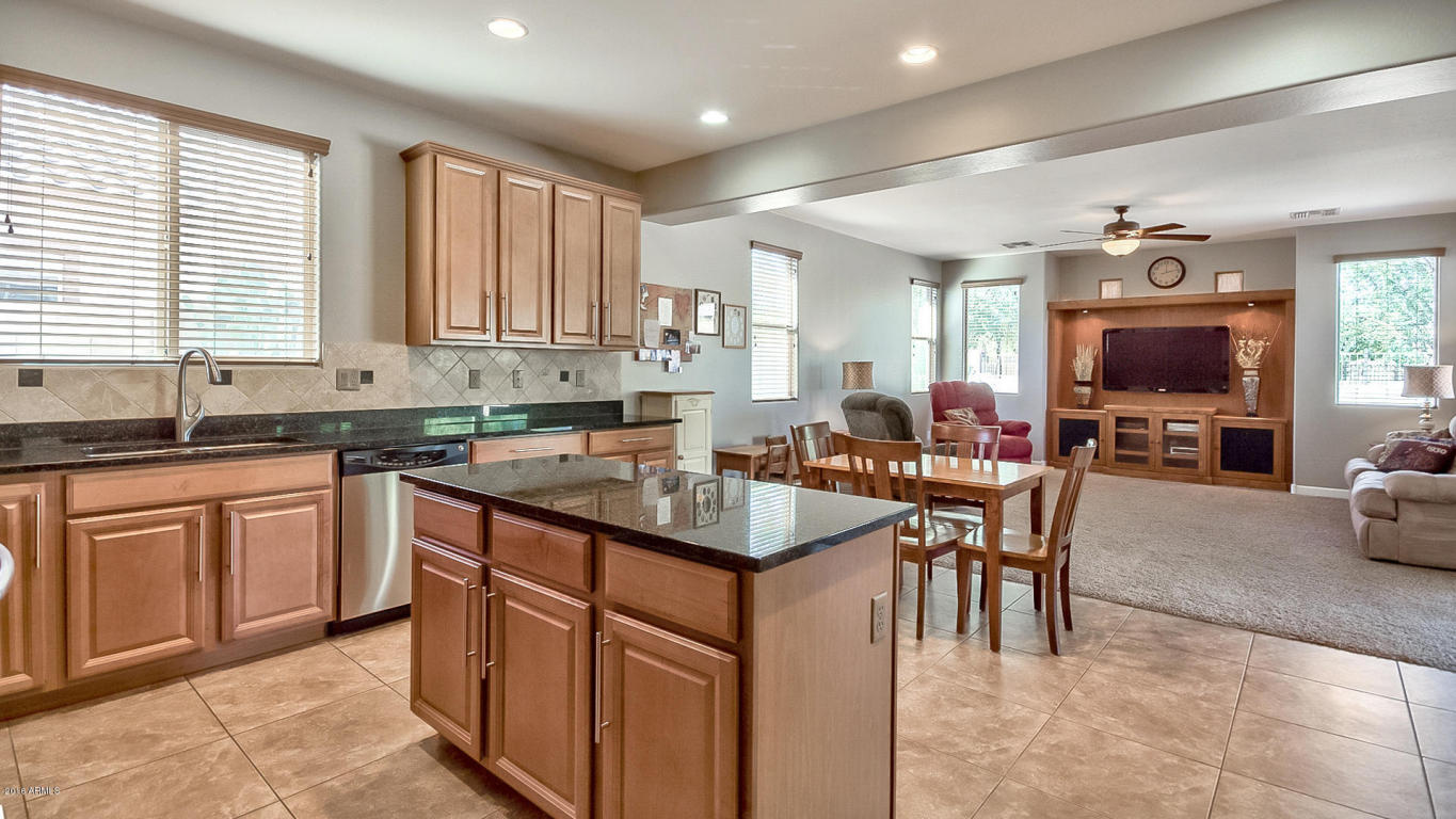 1064 E Periwinkle Way, Gilbert, AZ 85297 photo 18